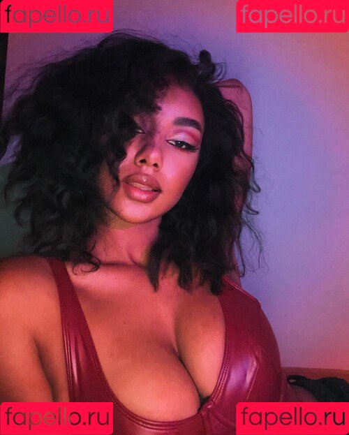 llleasy Onlyfans Photo Gallery 