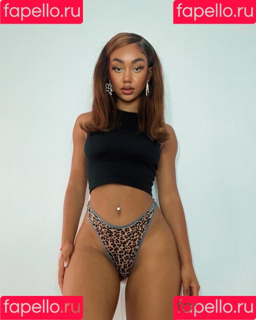 llleasy Onlyfans Photo Gallery 