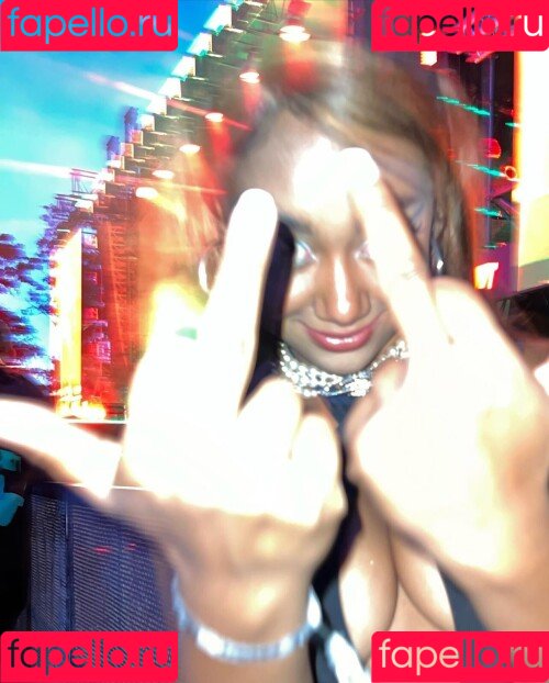 llleasy Onlyfans Photo Gallery 