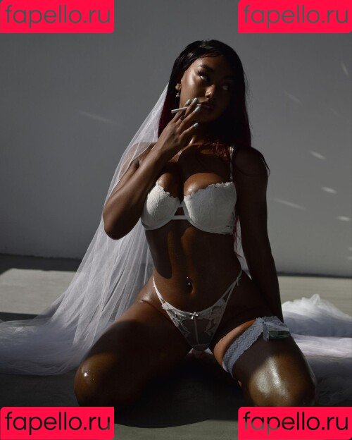 llleasy Onlyfans Photo Gallery 