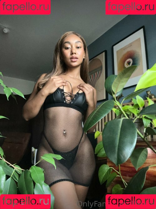 llleasy Onlyfans Photo Gallery 