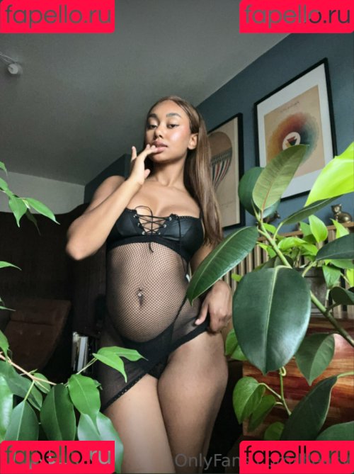 llleasy Onlyfans Photo Gallery 