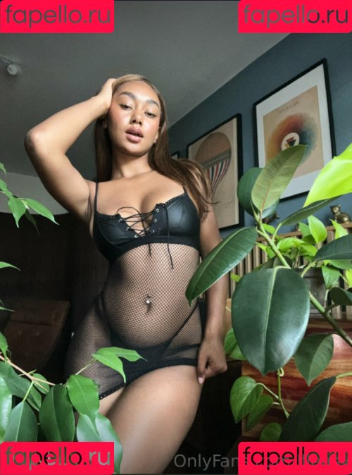 llleasy Onlyfans Photo Gallery 