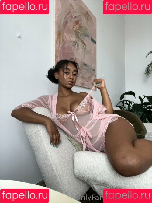 llleasy Onlyfans Photo Gallery 