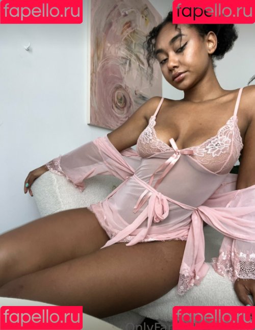 llleasy Onlyfans Photo Gallery 