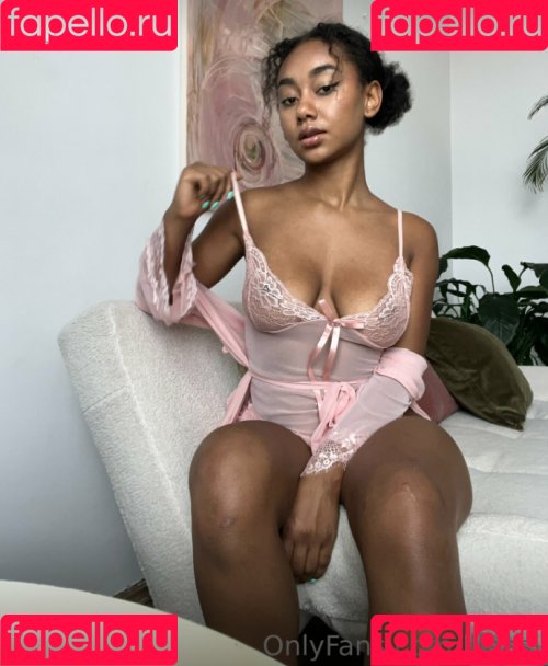 llleasy Onlyfans Photo Gallery 