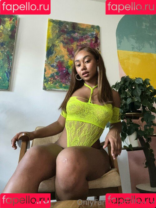 llleasy Onlyfans Photo Gallery 