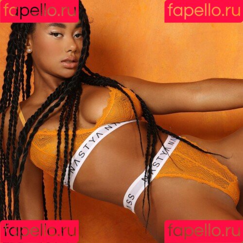 llleasy Onlyfans Photo Gallery 