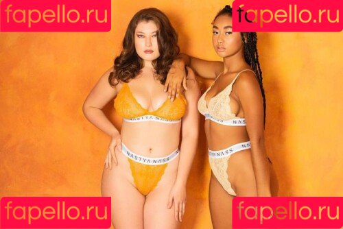 llleasy Onlyfans Photo Gallery 