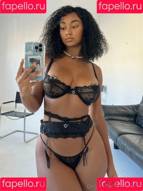 llleasy Onlyfans Photo Gallery 