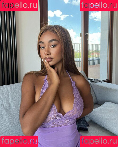 llleasy Onlyfans Photo Gallery 