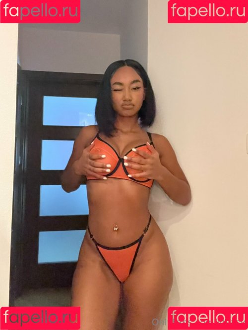 llleasy Onlyfans Photo Gallery 