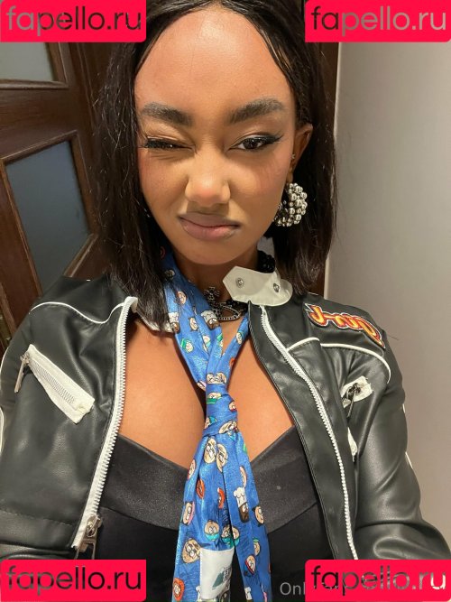 llleasy Onlyfans Photo Gallery 