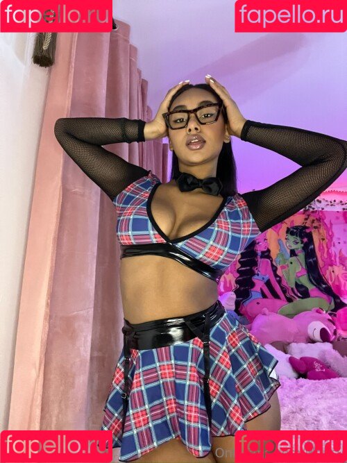 llleasy Onlyfans Photo Gallery 