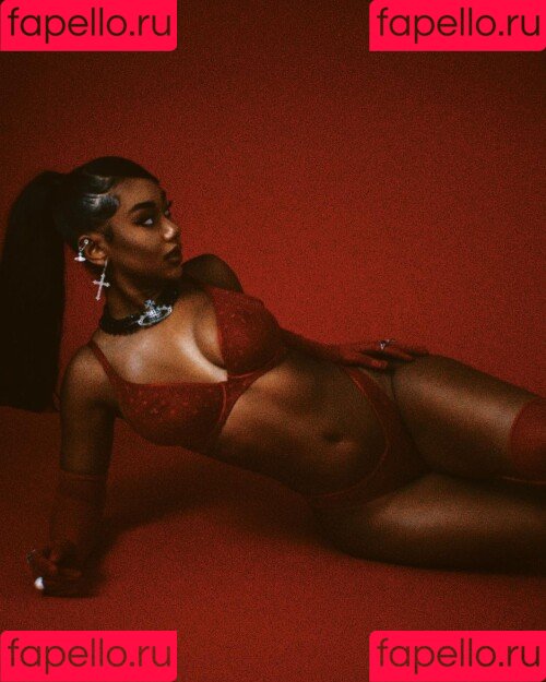 llleasy Onlyfans Photo Gallery 