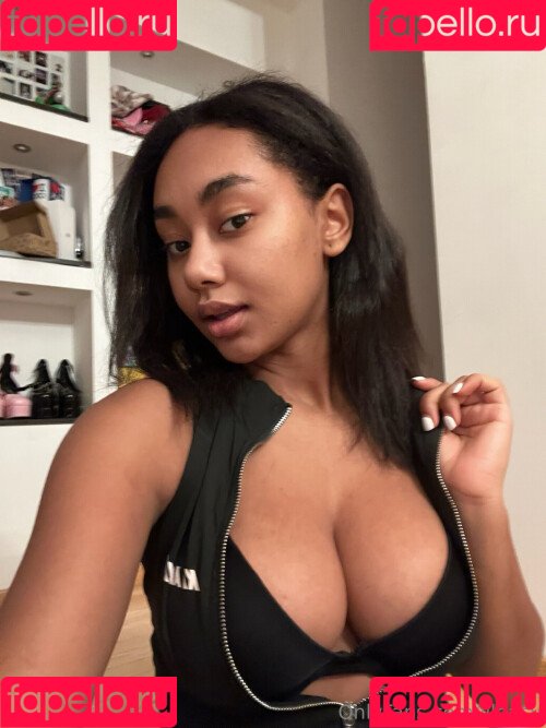 llleasy Onlyfans Photo Gallery 