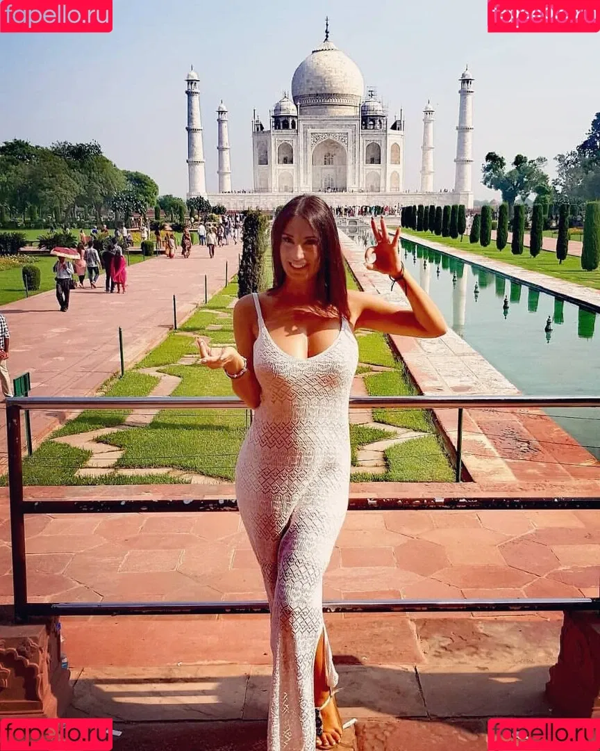 Lara Moreno Onlyfans Photo Gallery 
