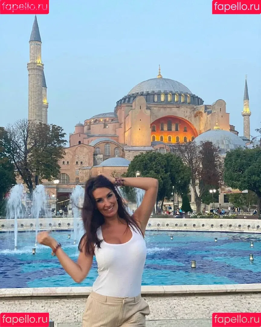 Lara Moreno Onlyfans Photo Gallery 