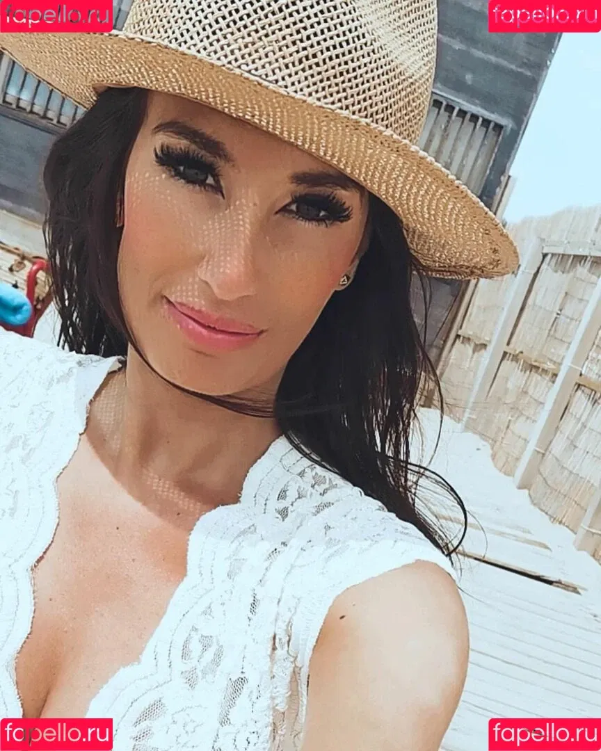 Lara Moreno Onlyfans Photo Gallery 