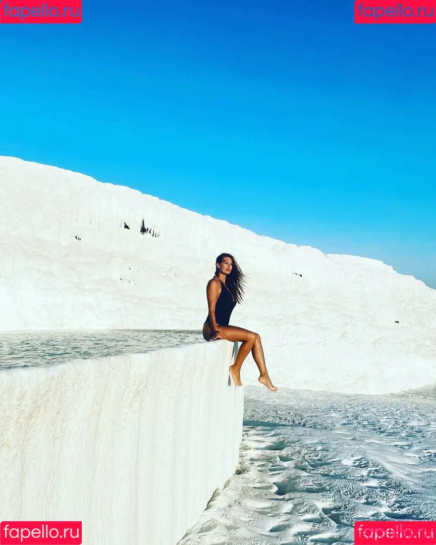 Lara Moreno Onlyfans Photo Gallery 