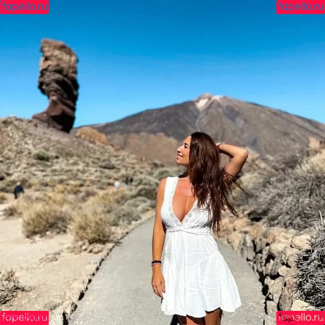 Lara Moreno Onlyfans Photo Gallery 