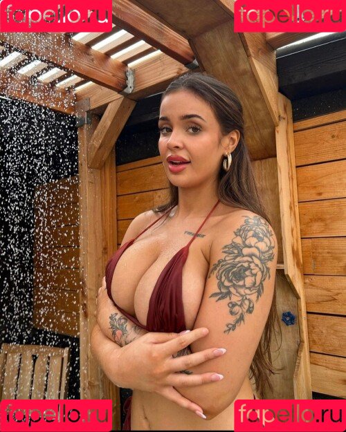 Evanita Maria Onlyfans Photo Gallery 