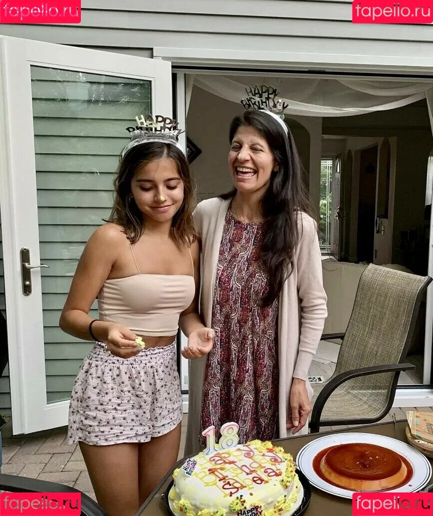 Isabela Merced Onlyfans Photo Gallery 