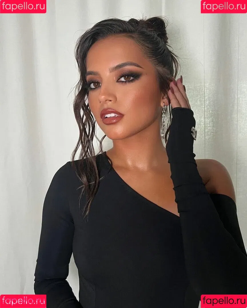 Isabela Merced Onlyfans Photo Gallery 