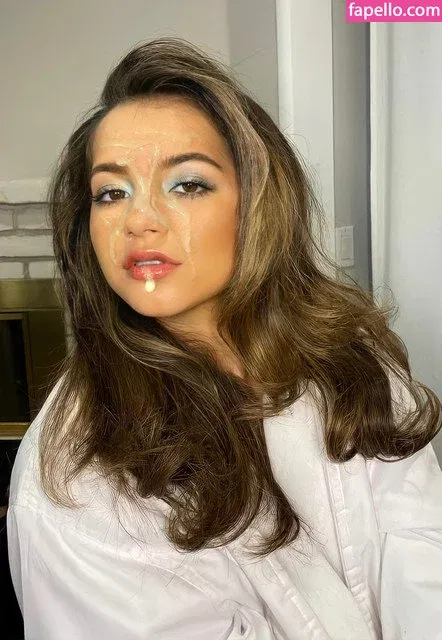 Isabela Merced Onlyfans Photo Gallery 