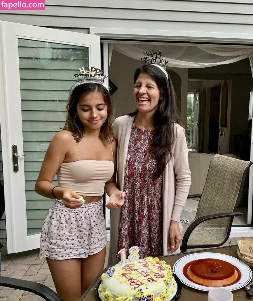 Isabela Merced Onlyfans Photo Gallery 