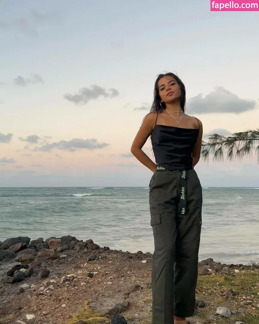 Isabela Merced Onlyfans Photo Gallery 