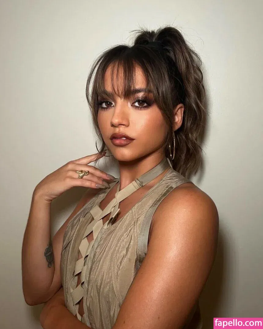 Isabela Merced Onlyfans Photo Gallery 