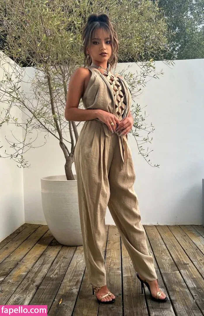 Isabela Merced Onlyfans Photo Gallery 