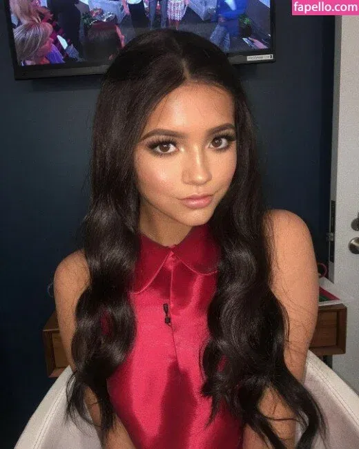 Isabela Merced Onlyfans Photo Gallery 