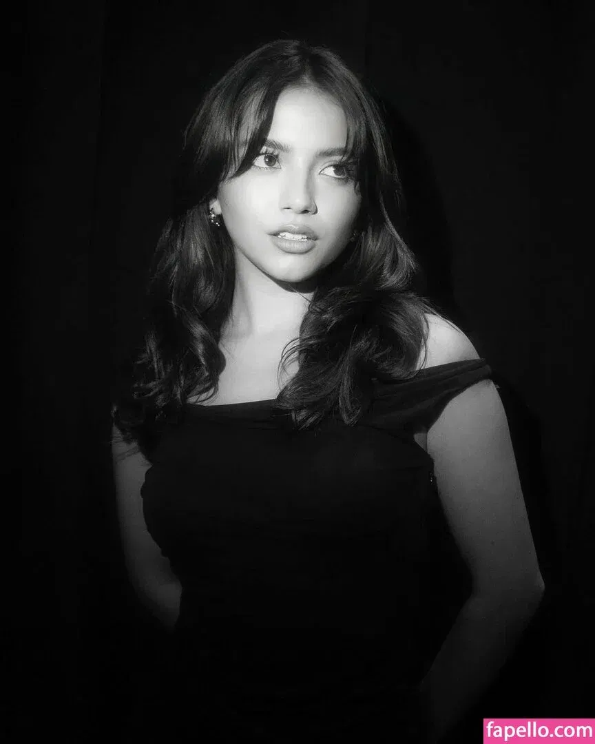 Isabela Merced Onlyfans Photo Gallery 