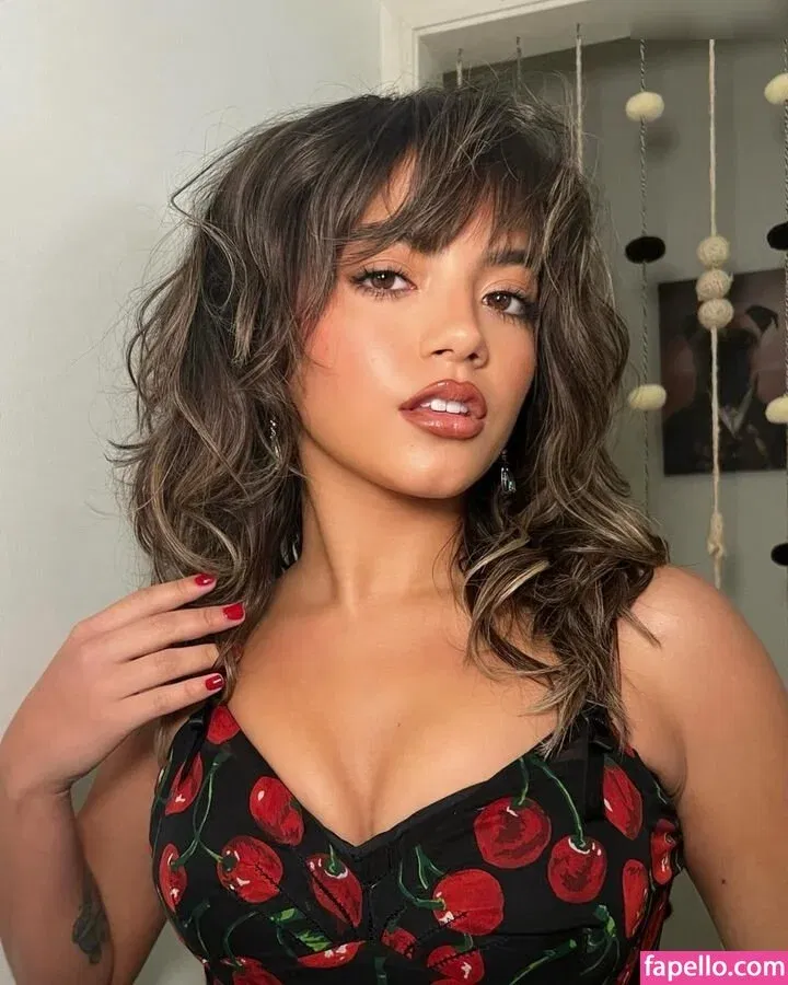 Isabela Merced Onlyfans Photo Gallery 