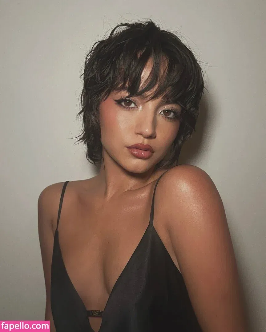 Isabela Merced Onlyfans Photo Gallery 