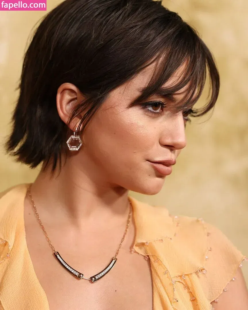 Isabela Merced Onlyfans Photo Gallery 