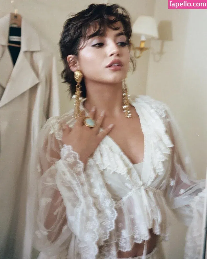 Isabela Merced Onlyfans Photo Gallery 