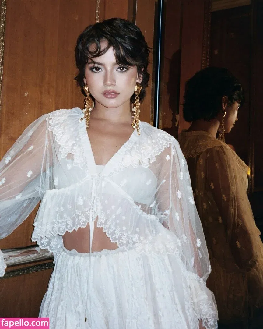 Isabela Merced Onlyfans Photo Gallery 