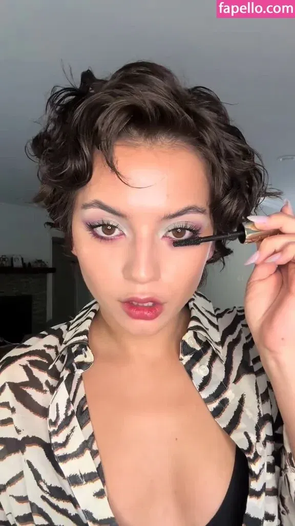 Isabela Merced Onlyfans Photo Gallery 