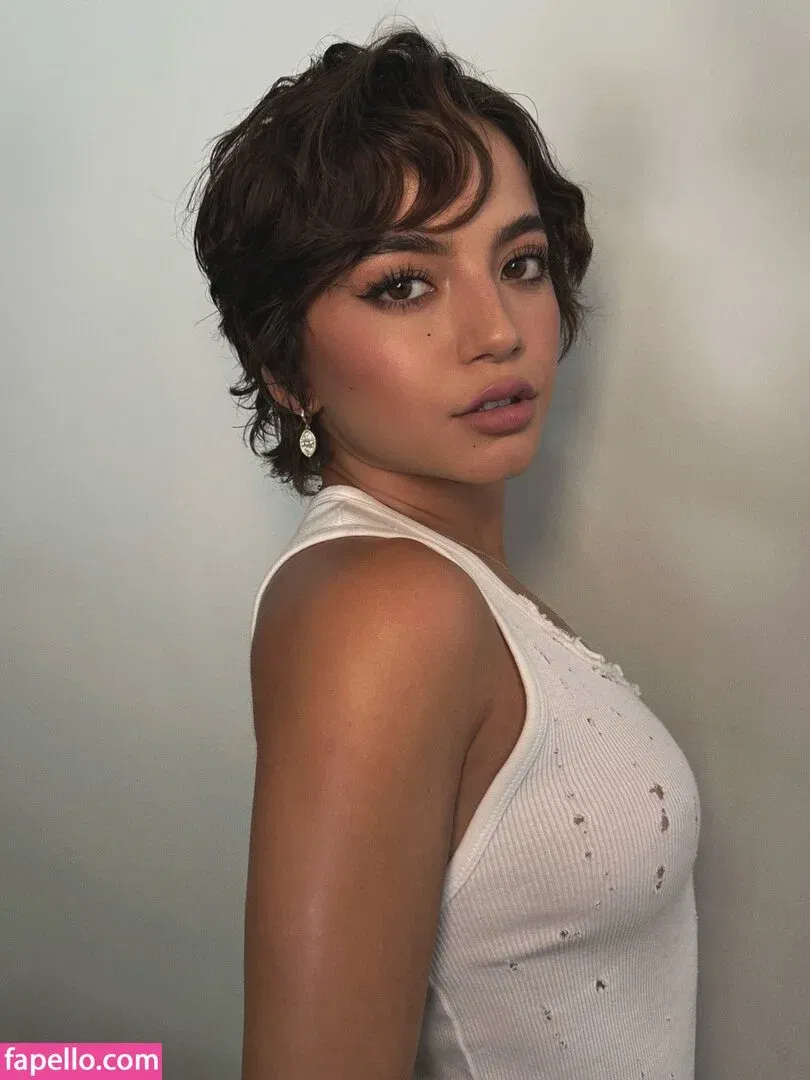 Isabela Merced Onlyfans Photo Gallery 