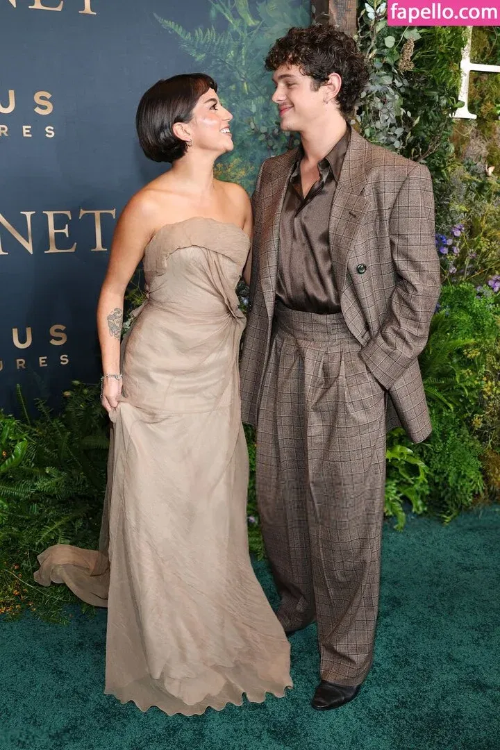 Isabela Merced Onlyfans Photo Gallery 