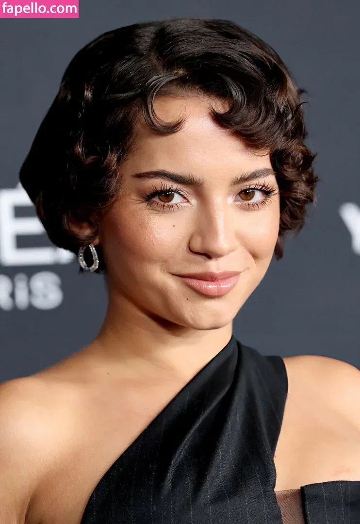 Isabela Merced Onlyfans Photo Gallery 