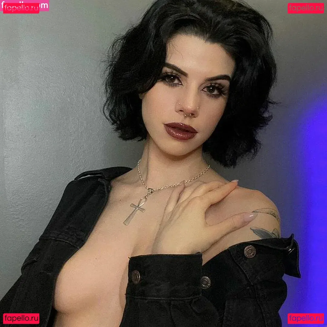 ellathrasher Onlyfans Photo Gallery 