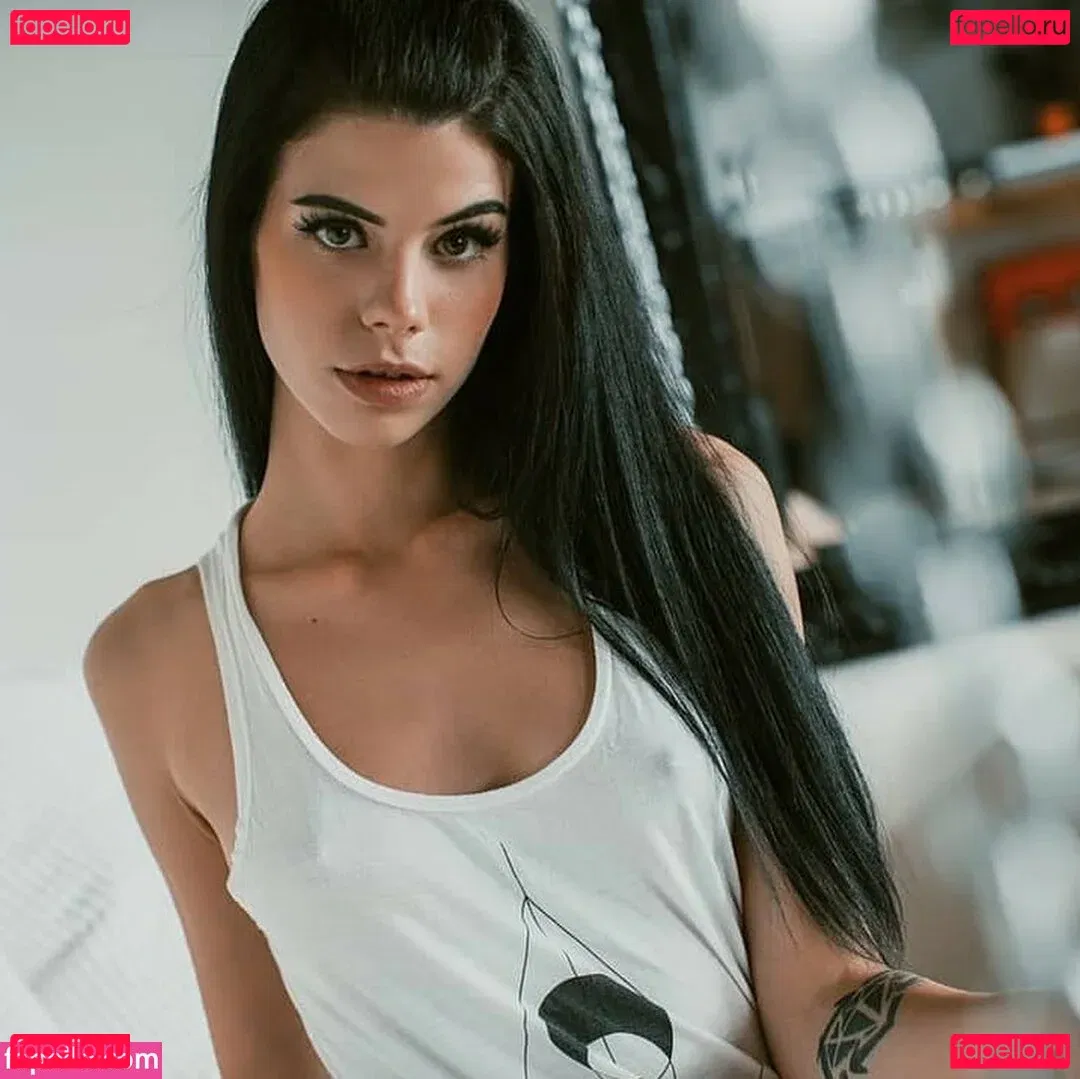 ellathrasher Onlyfans Photo Gallery 