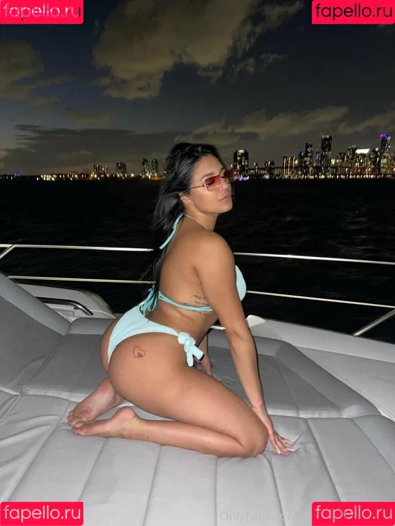 msserenasantos Onlyfans Photo Gallery 