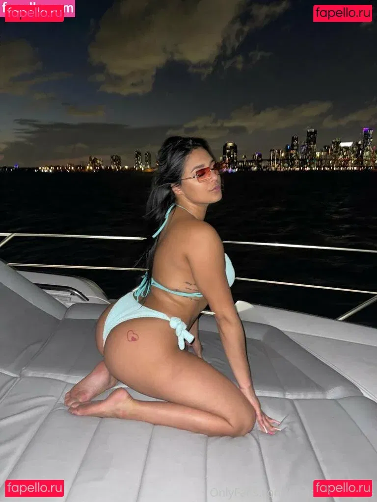 msserenasantos Onlyfans Photo Gallery 