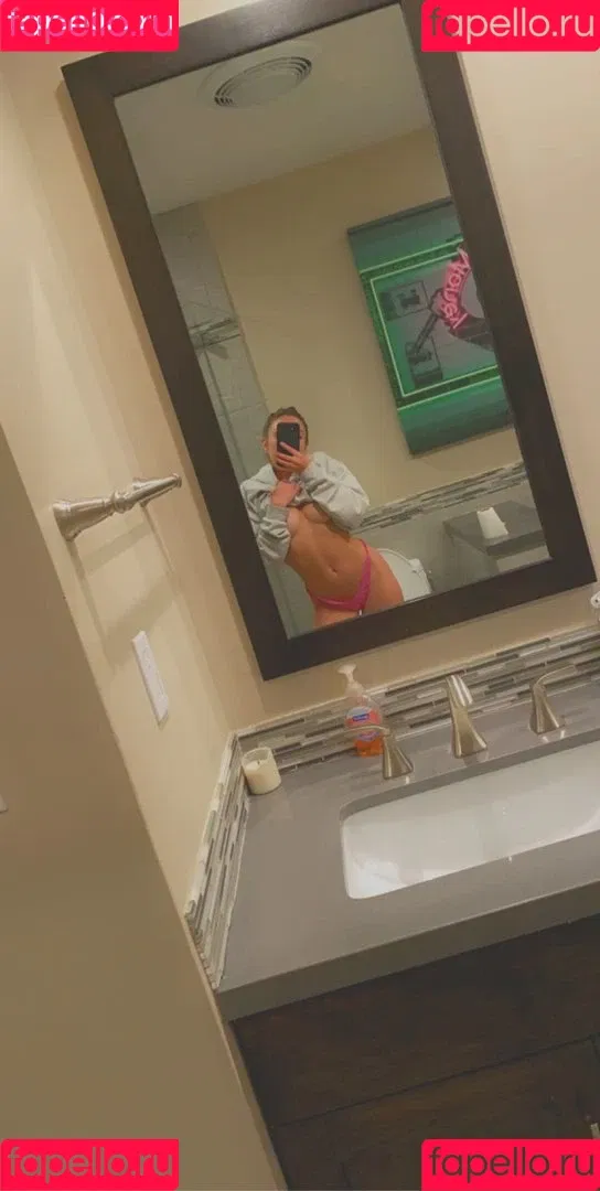 Noah Cyrus Onlyfans Photo Gallery 