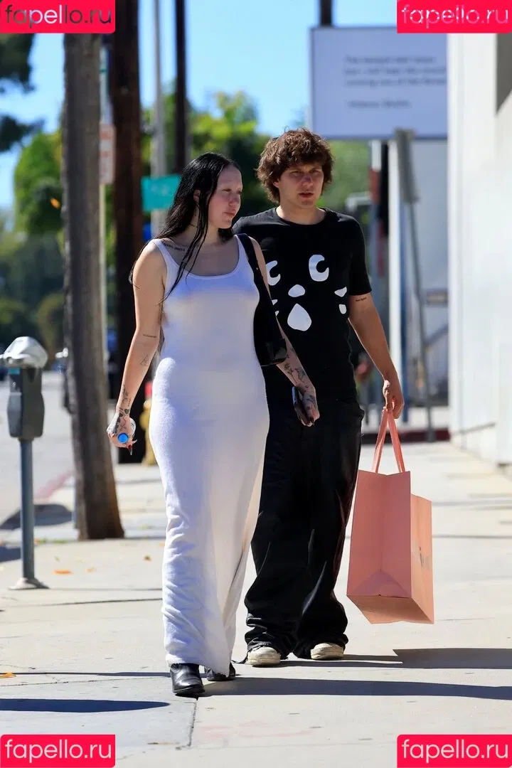 Noah Cyrus Onlyfans Photo Gallery 